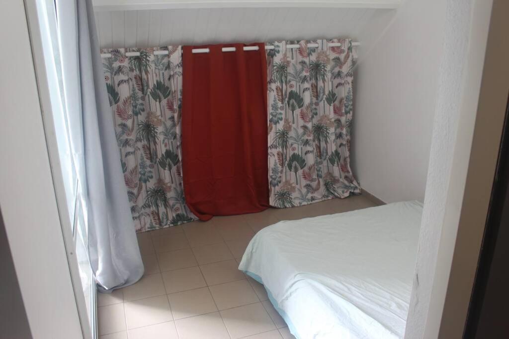 Ti Kaz' Paradis - Acces Prive A La Plage Du Bourg Sainte-Anne  Exterior foto